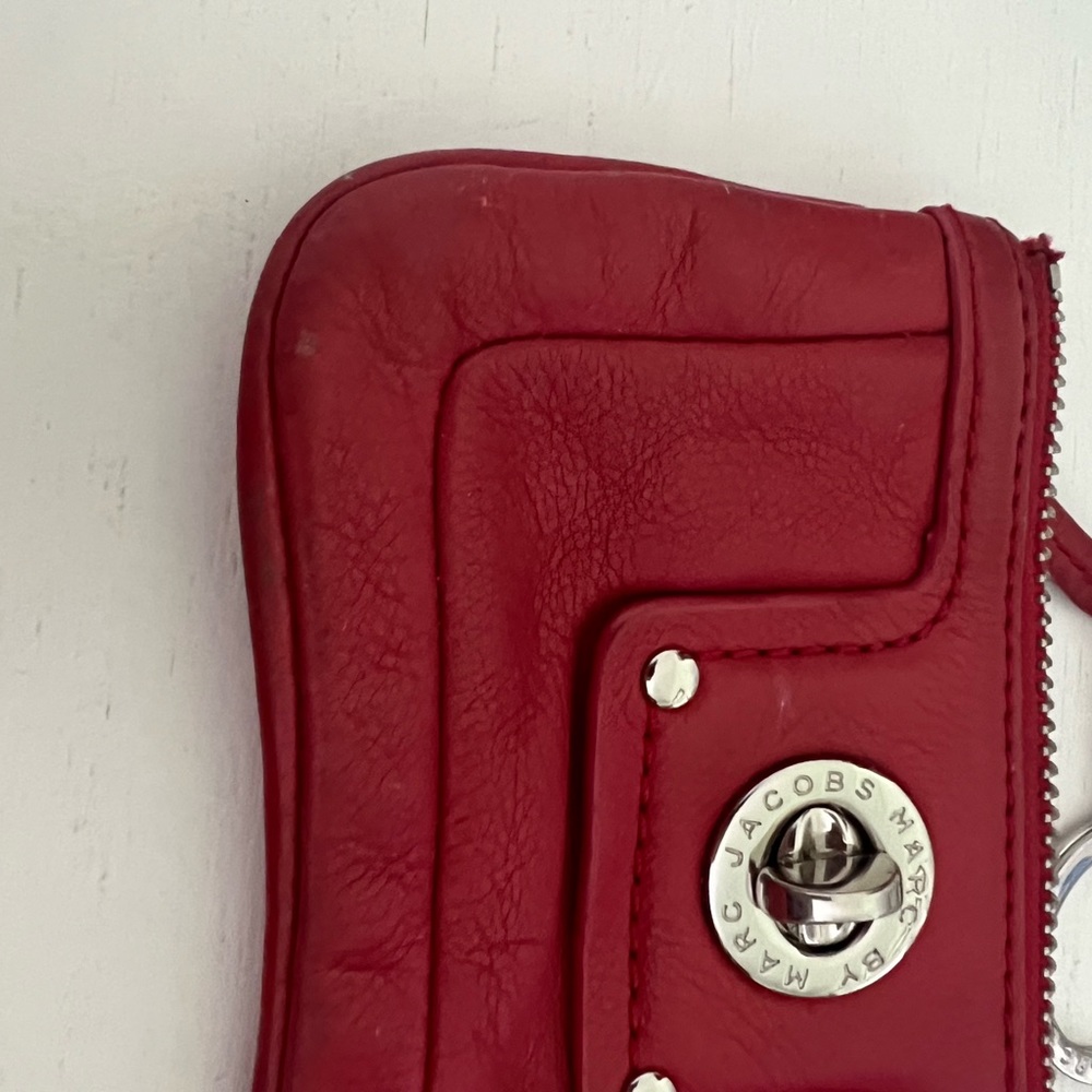 Red Marc Jacob’s Wallet / Key Chain - Picture 3 of 6